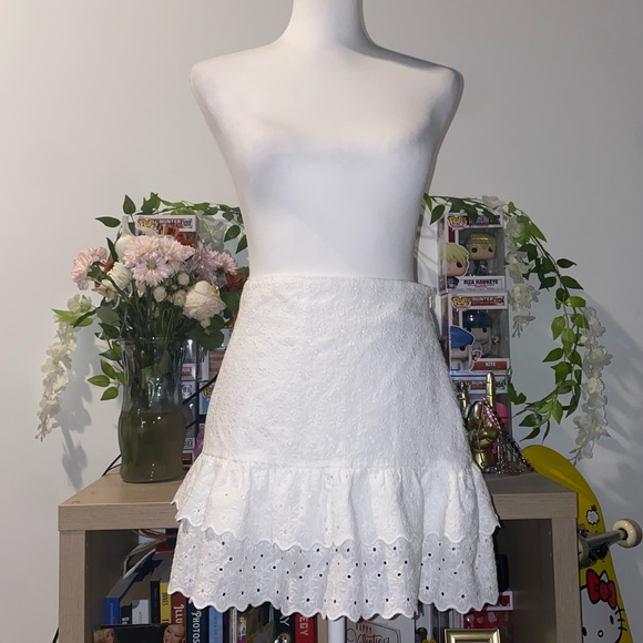 Zara 90s vintage girly whimsical white lace tiered eyelet mini skirt w/ ruffles - Picture 2 of 9